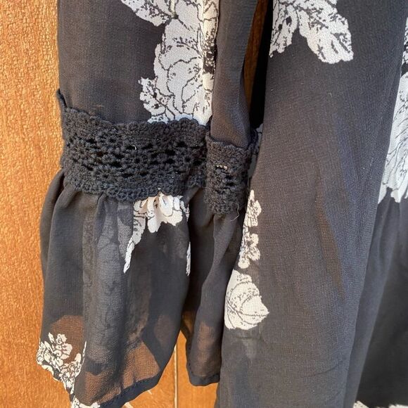 Xhilaration Floral Dress - Picture 5 of 10